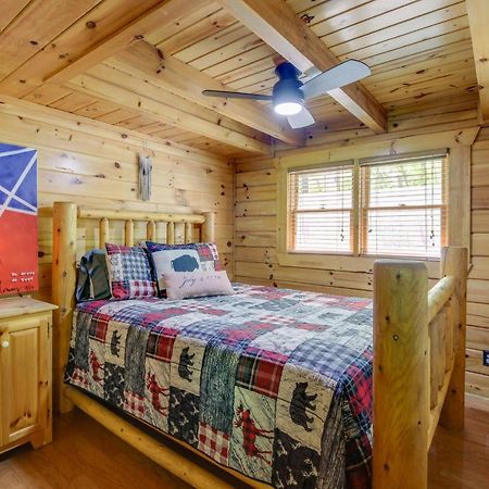 Gatlinburg Family Cabin With Private Hot Tub And Deck! Villa Bagian luar foto